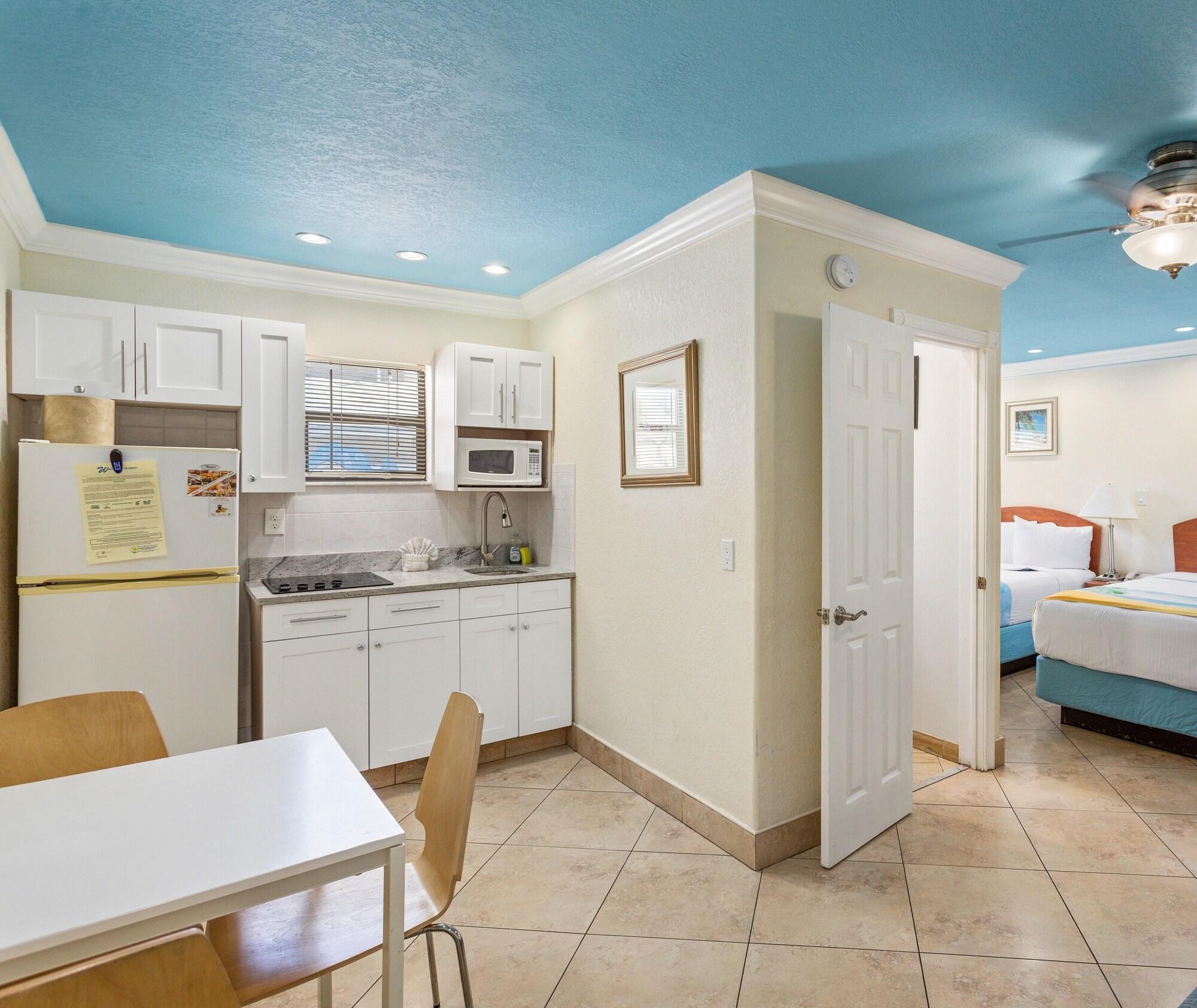 Bayview Plaza Waterfront Resort St. Pete Beach Exterior foto