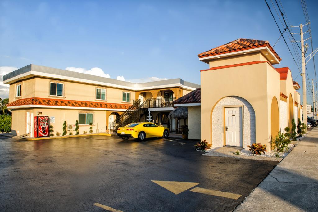 Bayview Plaza Waterfront Resort St. Pete Beach Exterior foto