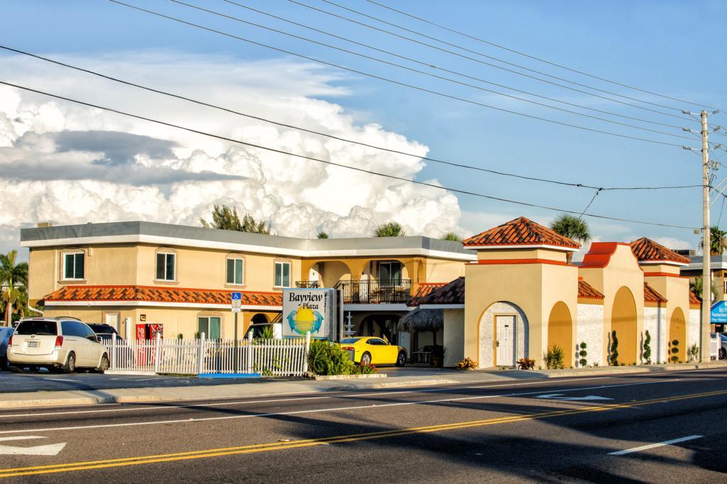 Bayview Plaza Waterfront Resort St. Pete Beach Exterior foto