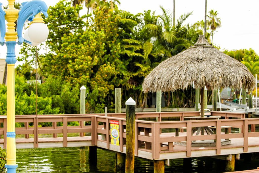 Bayview Plaza Waterfront Resort St. Pete Beach Exterior foto