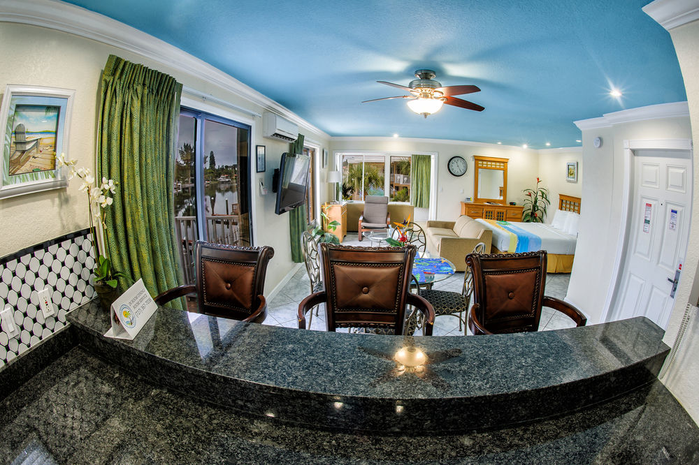 Bayview Plaza Waterfront Resort St. Pete Beach Exterior foto