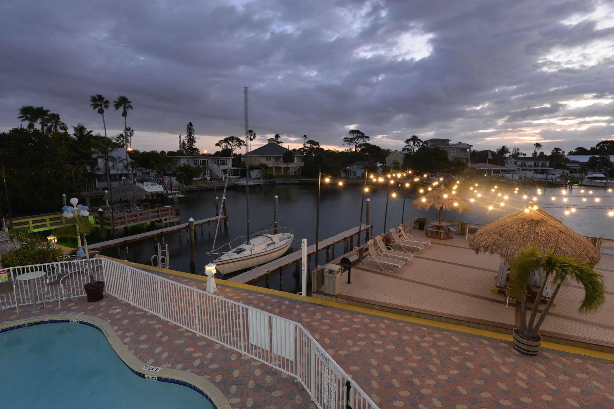 Bayview Plaza Waterfront Resort St. Pete Beach Exterior foto